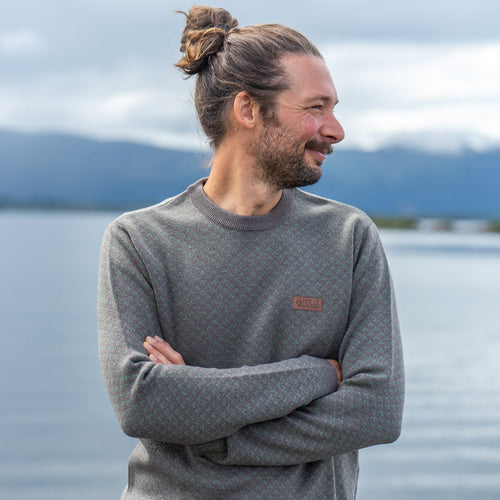Benno 100% Merino Strickpullover Herren Grün Braun gemustert – Ansicht 2