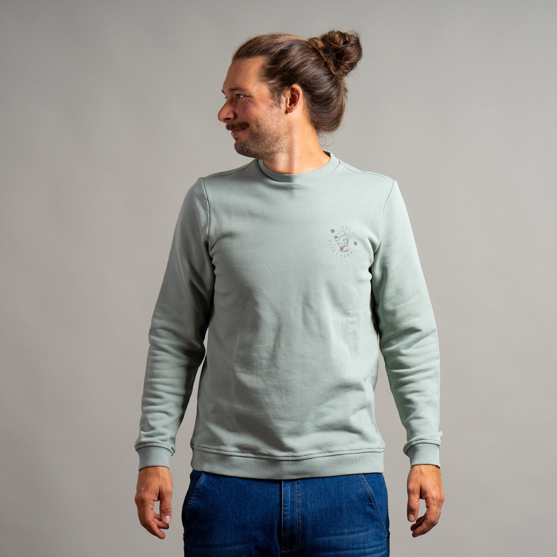 Florian Organic Sweater Unisex Eukalyptusgrün – Ansicht 3