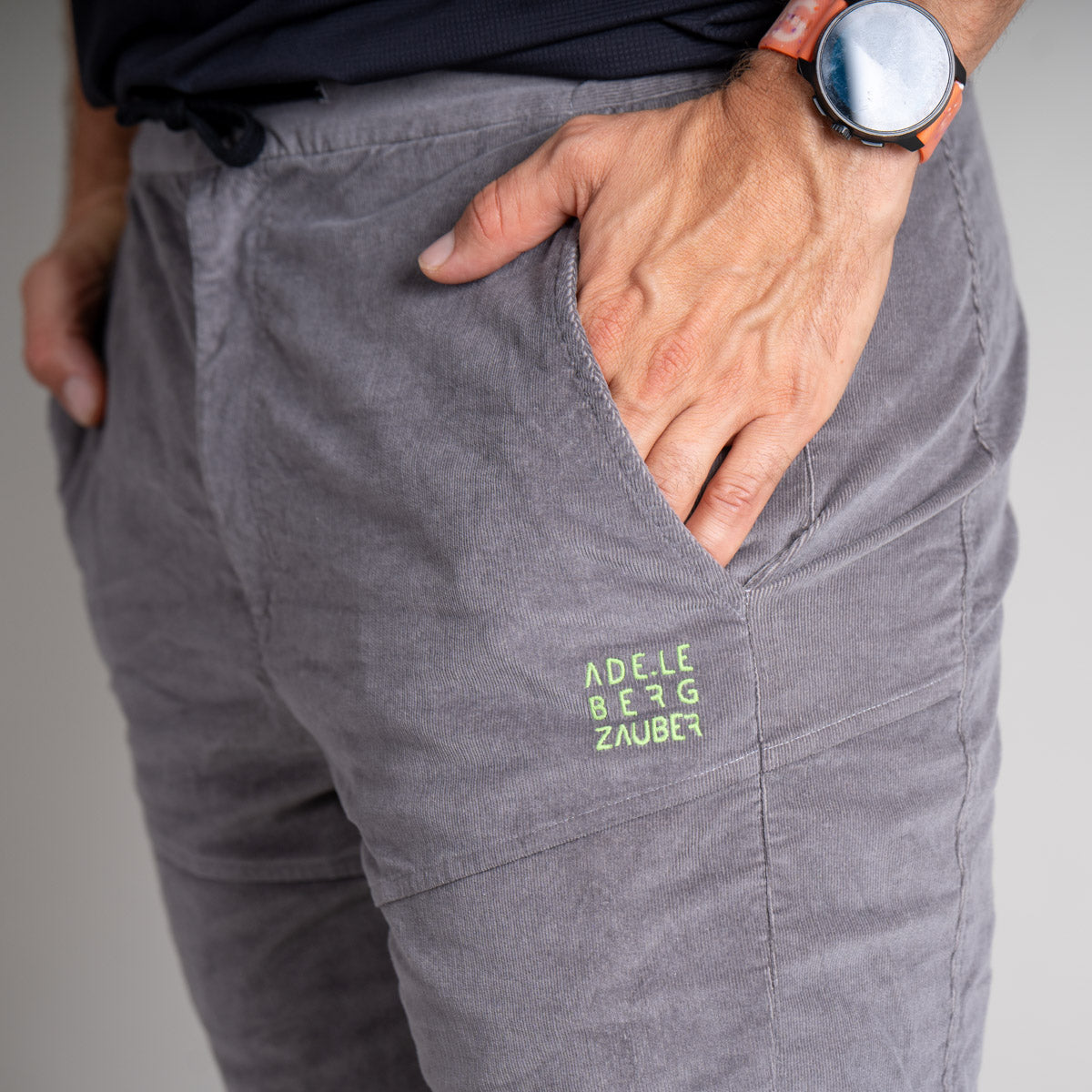 Julius Organic Cord Short Herren Hellgrau