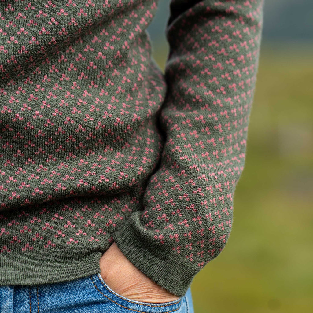 Vroni 100% Merino Strickpullover Damen Grün Rosa gemustert – Ansicht 5