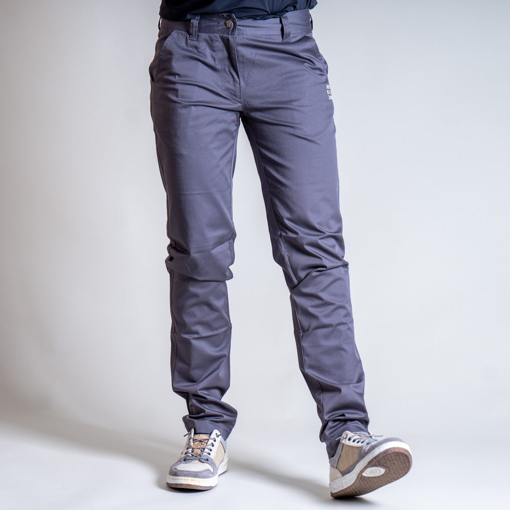 Verena Relax Chino Grau – Frontansicht Damenhose grau